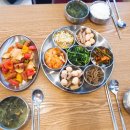 느티나무 그늘아래 평상 이미지