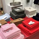 라프시스템 | 행복은 이런 잠옷에서 시작돼 — 매그니버그×라프 시몬스 팝업 오픈