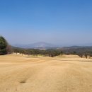 아도니스 | 아도니스cc멤버십후기, 초대 골프라운딩은 언제나 옳다!: 화이트티에서 라운딩하는 여자~