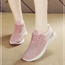 단아한 신발 이미지