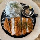 미소짓는 돈까s집 이미지