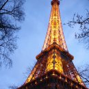 파리 에펠탑에 불이 들어오는 순간...찰칵~!! 이미지