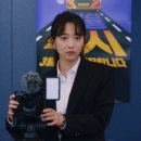 낮에뜨는달 이미지