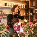 일상 속 생활 꽃꽂이 이미지