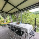 산골짜기 하얀집 이미지