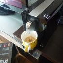 크레메소 캡슐 에스프레소 머신 오토매틱 블랙 + 밀크 프로더 이미지