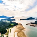 "배 타야 갈 수 있던 섬이 다리로 연결됐다"... 12km 서해안 최장 백사장 품은 섬 이미지