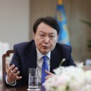Supplying arms to Ukraine depends on Russia: Yoon’s office 이미지