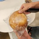 말랑버터 | 베이글 맛집] 쫀득말랑한 베이글 찐맛집 "츄베릅" | 소금 버터 베이글 후기_주문 즉시 튀겨주는 츄러스...