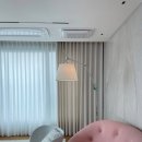 ㈜한강환경 | 브라이튼 여의도 거실 전동 블라인드 55평 한강뷰 거실 전동 블라인드 시공 후기 (영등포구 여의도 현장)