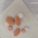 사진에 포함된 포장재와 알약에 대한 정보는 다음과 같습니다.### 💊 확인된 의약품 정보 * **아토젯정 10/40mg (Atoz 이미지