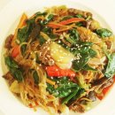 Japchae (stir fried noodles with vegetables) 이미지