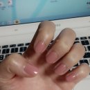 네일칠하다