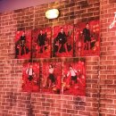 퀸복싱클럽 | [한남동/블루스퀘어] 뮤지컬 <킹키부츠> 10주년! 줄거리, 1층 17열 시야, 굿즈, 포토존, 공연 후기