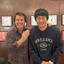 작가 겸 방송인 기안84, 톰 크루즈 만났다···어깨동무에 감격 "건강하세요 형님" 이미지