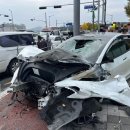 [속보] 대전 신세계백화점 앞서 테슬라 돌진. 10중 추돌로 오토바이 운전자 사망 이미지
