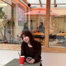 카페 티타임 | 용산 용리단길 목련꽃 사진 맛집 예상! 주택 카페 카페슈스 티타임 후기🍊