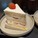 수원-1357 | 수원역 근처 나만의 또또또간집 딸기 케이크가 맛있는 감성 카페 추천 퀸트2 내돈내산 솔직후기