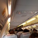 와하하게스트하우스 | [제주여행] 비행기 명당, 비상구좌석 팁! 서귀포 숙소/ 와하하 게스트하우스 도미토리룸 솔직후기!