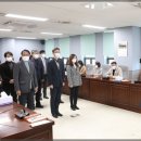 2022.1.13 지방의회 인사권 독립으로 성북구의회 근무직원들께 의장으로서 근무을 명한 임용장을 처음 전달하였습니다. 이미지