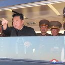 North Korea's Kim offers rare praise for South's departing Moon 이미지