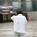 우산 우산수영장 앞 이미지