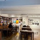 지에스25(GS25) 신사성원점 | 신사역 카페 <룩인사이드> 후기 ᰔᩚ| 전시회 카페