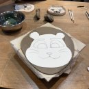 생활 속 도예 | 지혜진Art 공방 커플 이색데이트 코스추천｜핸드빌딩 캐릭터 접시 후기(수원도예학원/수원단체도자기체험)