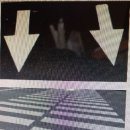 횡단보도에 그려진 화살표의 의미 이미지