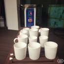 자기에 그린 그림(핸드페인팅) 이미지