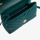 메트로시티 여성 이미지