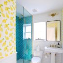 욕실 인테리어 노랑 + 블루 이미지