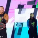 오랜만에 WWE 나온 하디보이즈 ㄷㄷ.gif 이미지