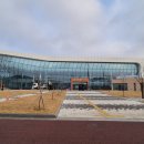 종합스포츠타운체육관 | 진천 종합 스포츠타운 다목적 체육관 외부 투명유리벽 야생조류 충돌 방지 테이프 버드세이버 시공