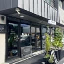 [양산카페] 석산카페 미니카페 후기, 흑백 감성에 수플레 맛집
