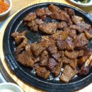 꿀꿀이와숯불 이미지