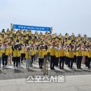 동해시 하나님의 교회, 장마철 대비 배수구 정화 봉사활동 이미지