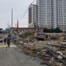 버스정류장 옆 이미지