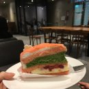 스타벅스 자갈치역점 이미지