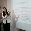 책 읽어주는 마술사 이미지