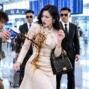 커피를 쏟아 CEO의 2만 8천 달러짜리 드레스를 망치다! 경비원 신세가 된 숨겨진 전쟁의 신! 단 한 방의 주먹! 모두 무릎 꿇어라! 이미지