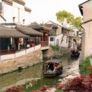 물위의 도시 이미지