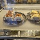 엘레멘츠 | [서울/성수역] 성수동 카페거리 크림라떼/티라미수 맛집 '엘레멘츠' 내돈내산 후기