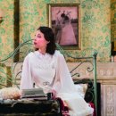 가곡 불러주는 여자 이미지