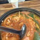 송탄송쓰부대찌개 | 평택 국제시장 맛집 ‘송탄송쓰부대찌개’ – 비주얼은 소박, 맛은 찐! 김치까지 완벽했던 점심 한 끼
