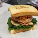 커피앤샌디 | 동탄 솔트앤멜로우 롯데백화점 맛집 카페 소금빵,식빵 솔직후기