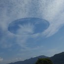 UFO, 춘천 하늘에 뻥 뚫린 구름 화제 이미지