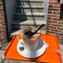 퐁실퐁실 | 망원역 근처 카페 카펫, 퐁실퐁실한 마시멜로 초코라떼 후기