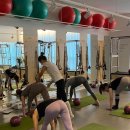 소도구를 이용한 기초 필라테스 이미지