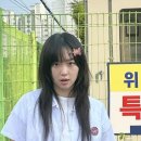 무엇보다 양쪽에 서로 다른 컬러의 헤어핀을 꽂은 점이 재미있는 포인트 였어요🎀💕 이미지